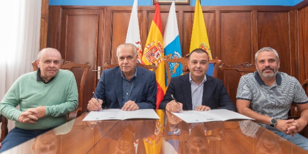 Momento de la firma del acuerdo de colaboración