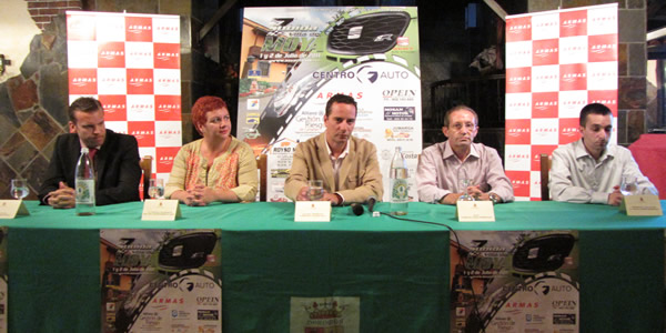 Mesa presidencial en el acto de presentación de la prueba