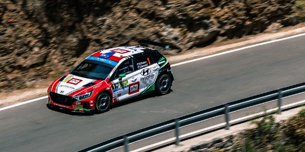 Hayden Paddon y John Kennard Hayden Paddon y John Kennard