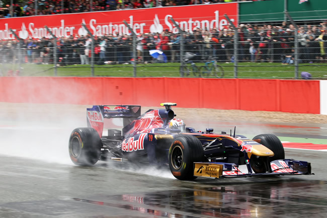 Alguersuari superó a su compañero de equipo