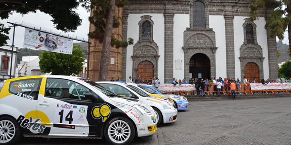 La plaza del Pino, escenario un año más del rallye