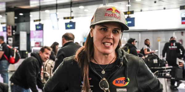 Laia Sanz pone rumbo a su 15º Dakar
