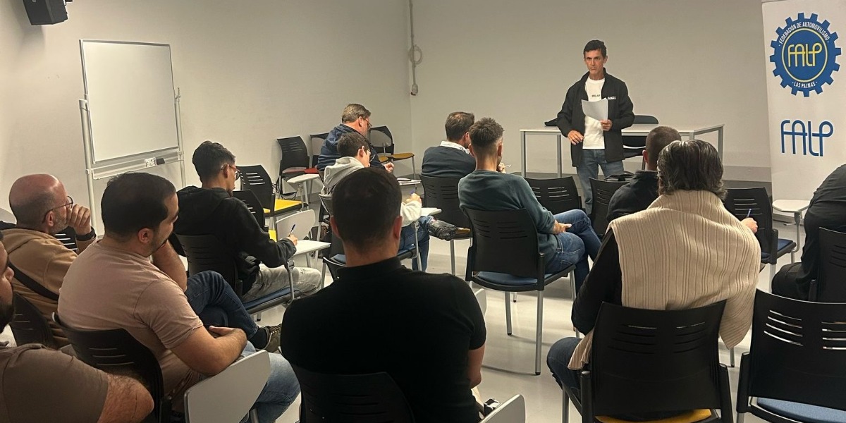 Rogelio Peñate en la sesión formativa