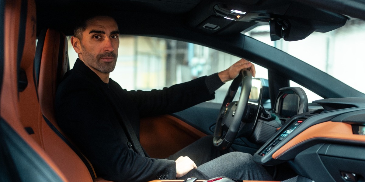 Filippo Magnini en el Lamborghini Temerario