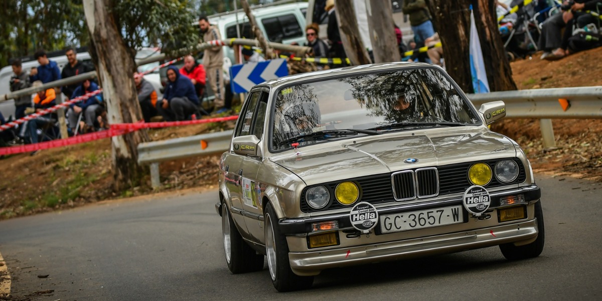 Gustavo Ramos-Zeneida Jiménez con el BMW 318i E30