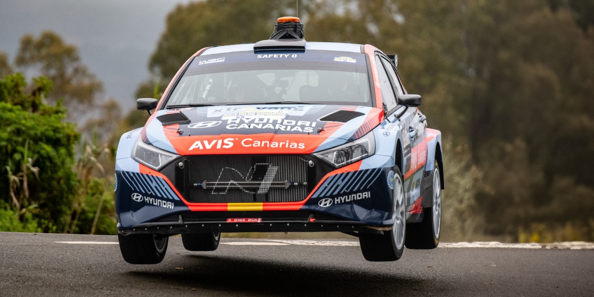 Alexey Lukyanuk pilotando el coche cero