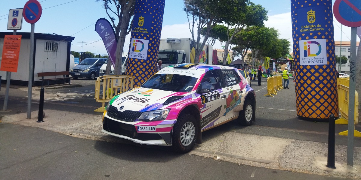 Juan Carlos Quintana y Jonathan Hernández lideran el Rallye de Tierra Santa Lucía 2025