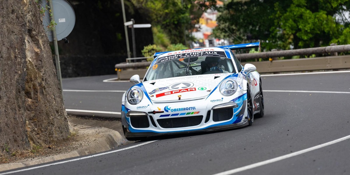 José Manuel González al volante del Porsche 991.1 GT3