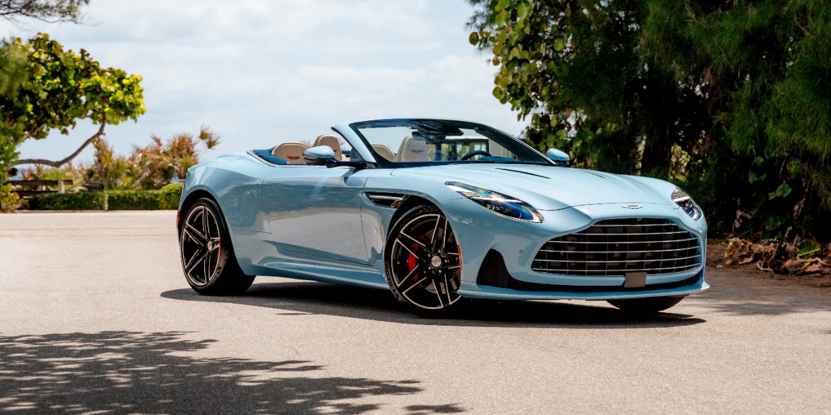 Aston Martin DB12 Volante - Palm Beach Edition