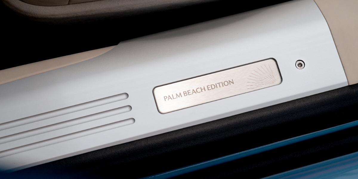 Aston Martin DB12 Volante - Palm Beach Edition