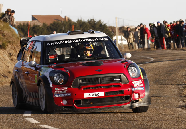 Dani Sordo sigue segundo