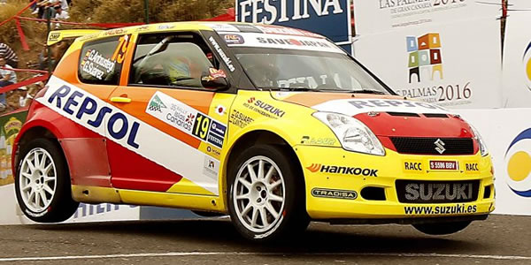 El equipo ofical Suzuki volverá un año más.