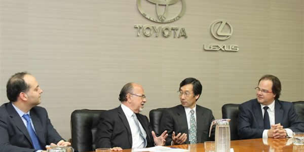 El Excmo. Sr. D. Satoru Satoh, a su izquierda, Ángel Ferrera, Presidente de TC, Ismael Alemán, Director general de TC y Victor de La Torre, Socio de Garrigues a su derecha
