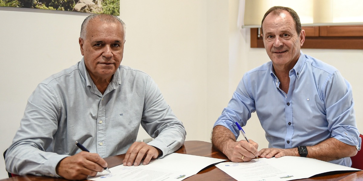 Germán Morales, promotor del evento, y Óscar Hernández, alcalde de Agüimes