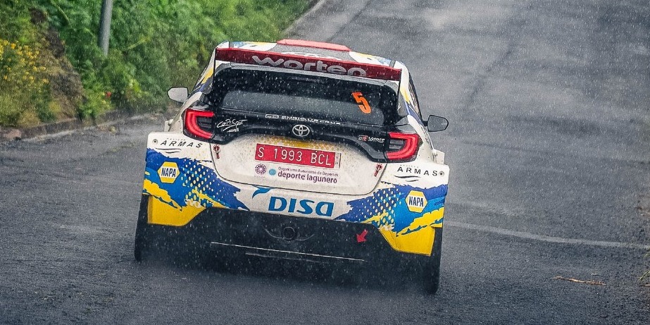 Enrique Cruz con el Toyota GR Yaris Rally2