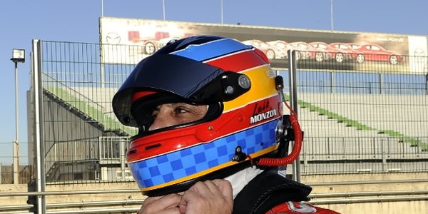 Luis de nuevo se pone el casco es su tierra Luis de nuevo se pone el casco es su tierra