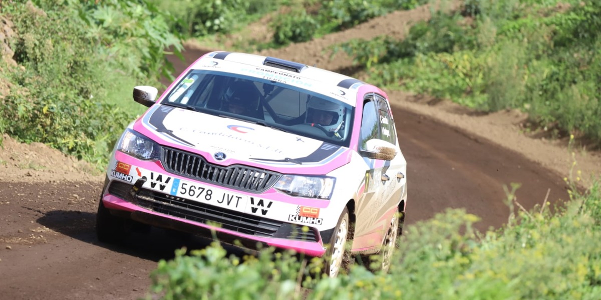 Carolina González e Itahisa Rodríguez dominan en la Copa Wild Racing