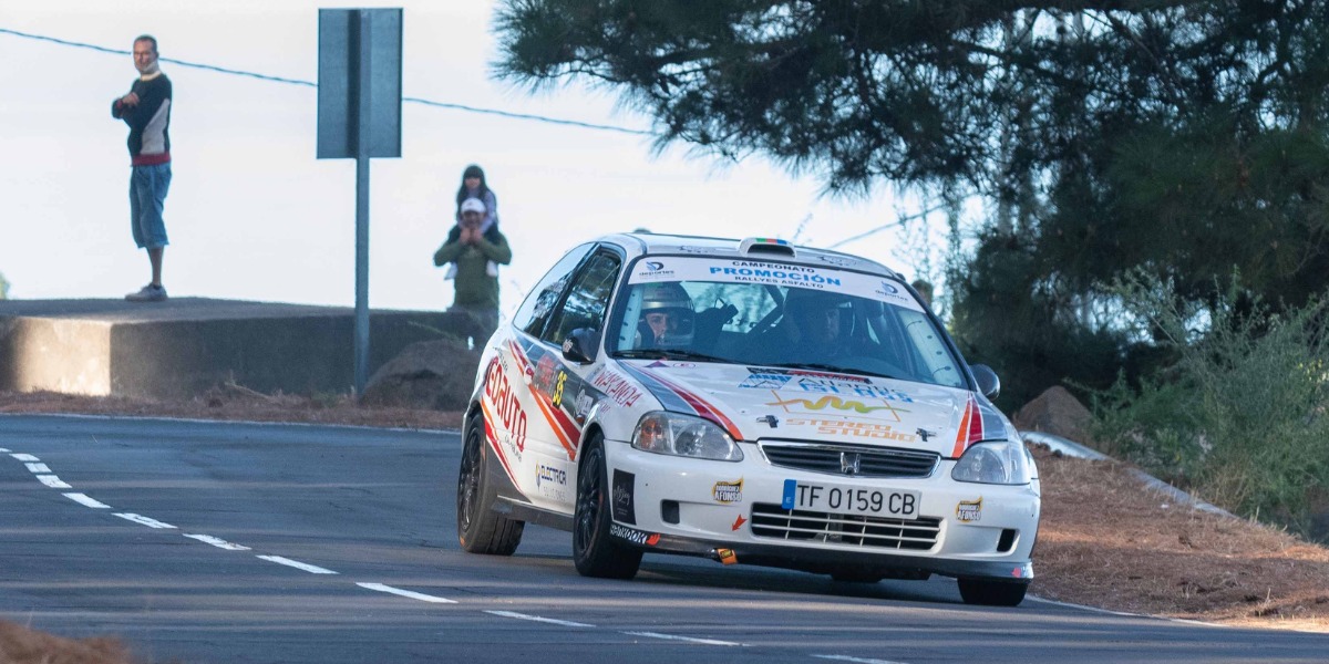 Édgar Méndez y César Calero  (Honda Civic EK4) Édgar Méndez y César Calero  (Honda Civic EK4)