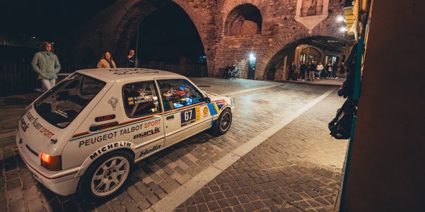 PEUGEOT 205 GTI
