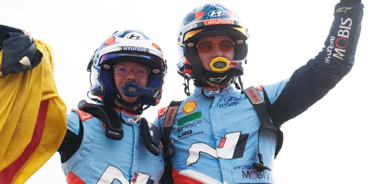 Thierry Neuville y Martijn Wydaeghe