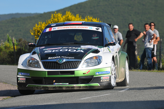 Skoda no pudo con Mini