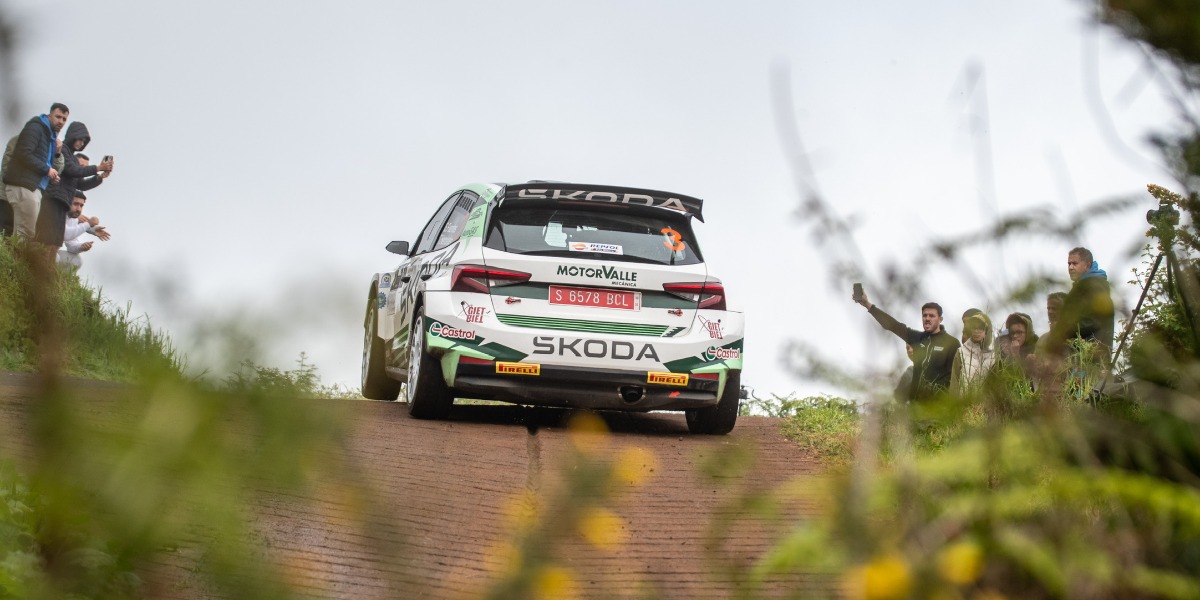 Sergio Fuentes y Teco Hernández (Skoda Fabia RS Rally2)