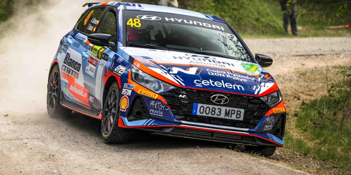 Adrián Blanco y Estefanía García