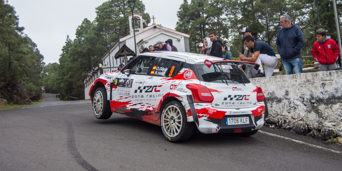 Óscar Dóniz y Rayco Hernández (Suzuki Swift)