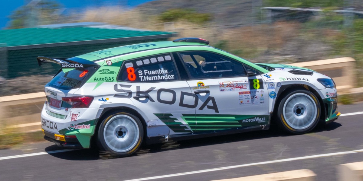 Sergio Fuentes y Teco Hernández (Skoda Fabia RS Rally2)