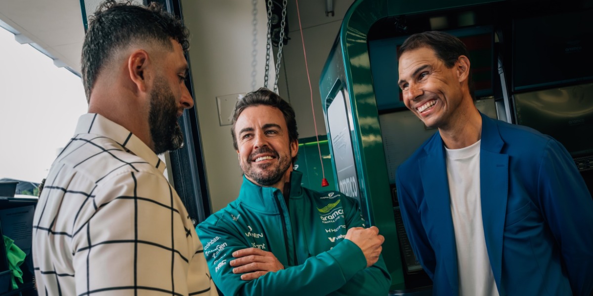 Jon Rahm, Fernando Alonso y Rafa Nadal - Foto: Aston Martin Aramco Formula One Team