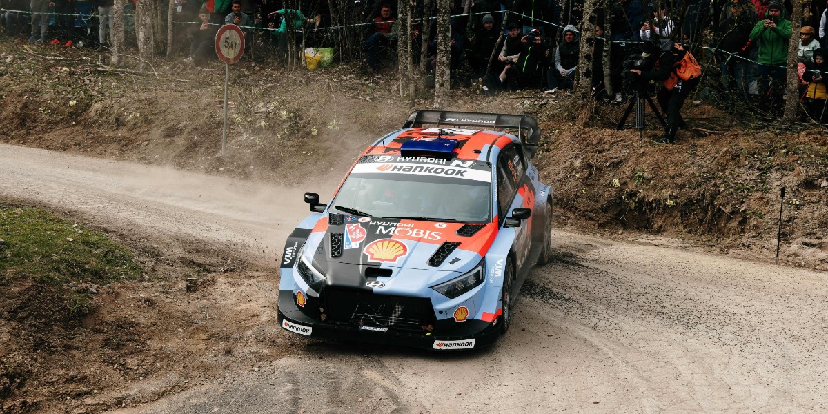 Hayden Paddon en acción