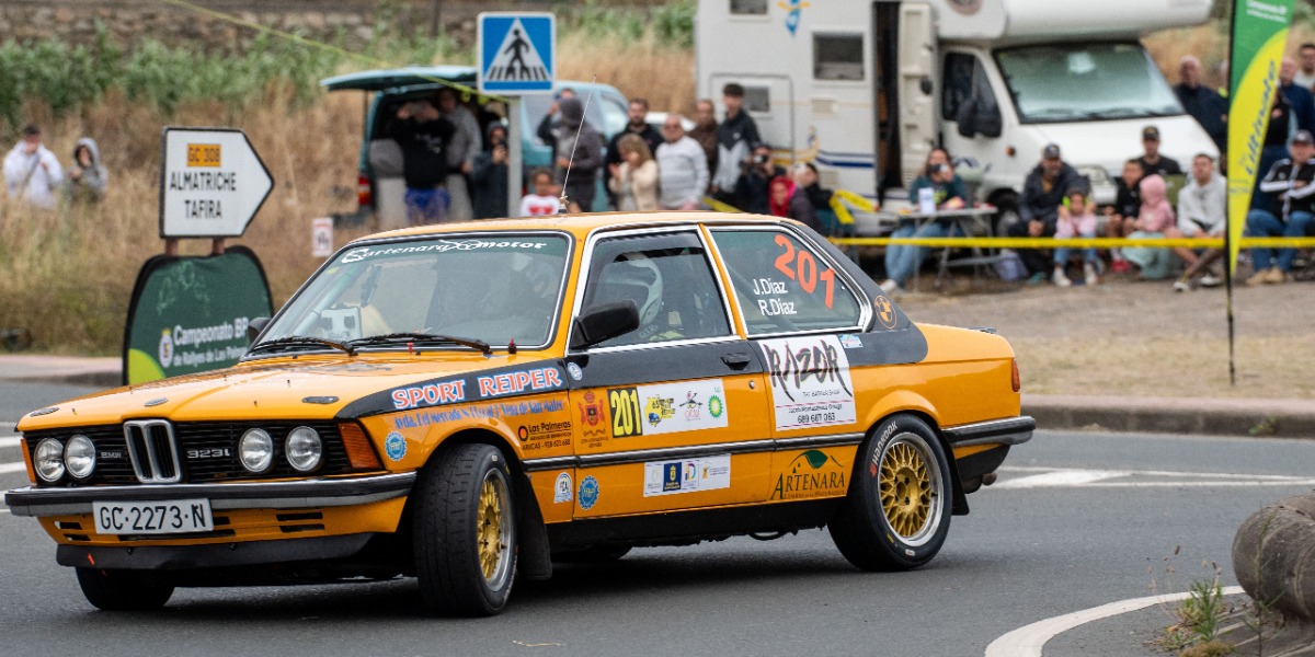BMW 323i