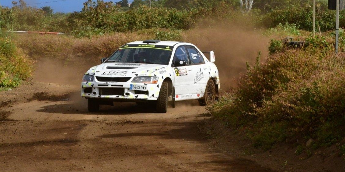 Mitsubishi Lancer Evo IX de Juan Jesús Tacoronte y María Sáez