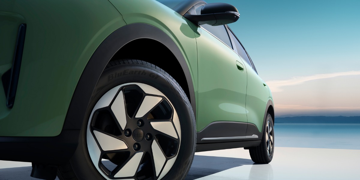 Geely E2