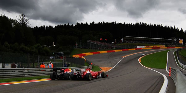 Sebastian Vettel se aleja siete puntos más de Alonso Sebastian Vettel se aleja siete puntos más de Alonso