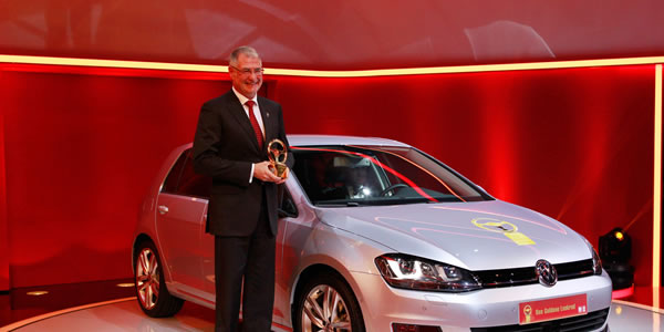 El Volkswagen Golf gana el Volante de Oro 2013