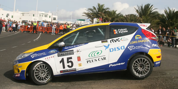 Emma Falcón y Rogelio Peñate