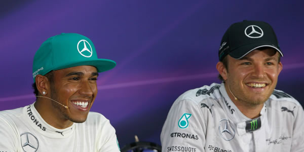 Hamilton logra la victoria y Rosberg el segundo puesto
