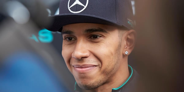 Hamilton consiguió el mejor tiempo del viernes en los libres 1 Hamilton consiguió el mejor tiempo del viernes en los libres 1