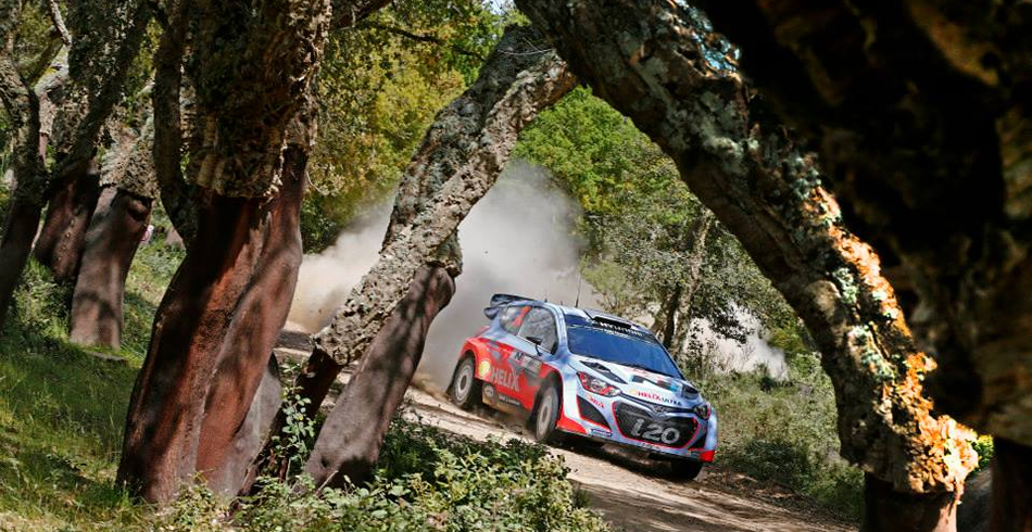 Hanninen y Neuville lideraron y se quedaron en el camino