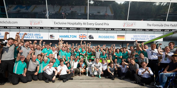 Hamilton y Rosberg lucharán por la victoria en Singapur Hamilton y Rosberg lucharán por la victoria en Singapur