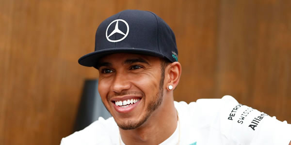 Hamilton logró la pole en Rusia