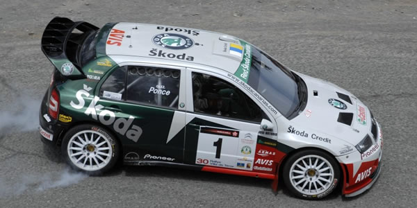 Alfonso Viera con el Skoda para el 2015
