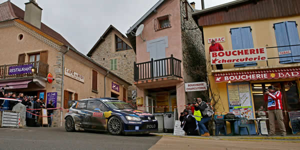 Ogier gestiona su primera victoria del WRC 2015 Ogier gestiona su primera victoria del WRC 2015