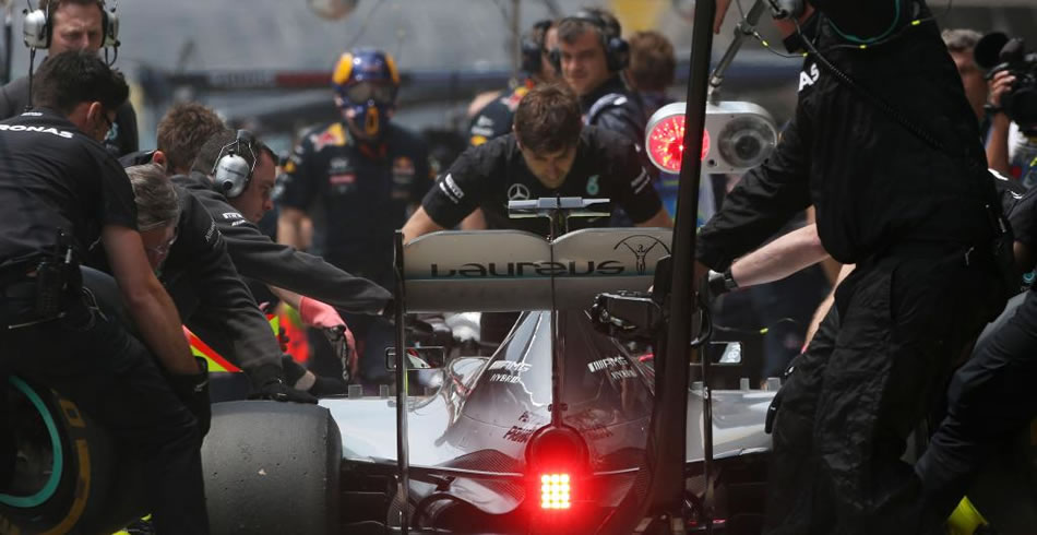 Mercedes sigue dominando