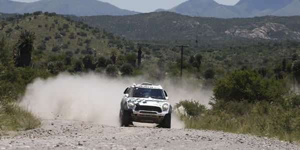 Mikko Hirvonen (Mini) se anota su primera etapa Mikko Hirvonen (Mini) se anota su primera etapa