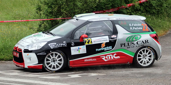 Emma Falcón y Rogelio Peñate en Santander. Foto: Nacho Villarín