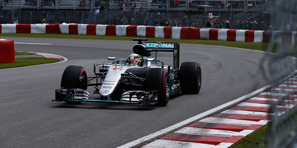 Hamilton acaba primero en Montreal Hamilton acaba primero en Montreal