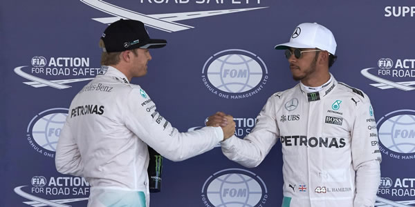 Hamilton gana y recorta siete puntos a Rosberg Hamilton gana y recorta siete puntos a Rosberg