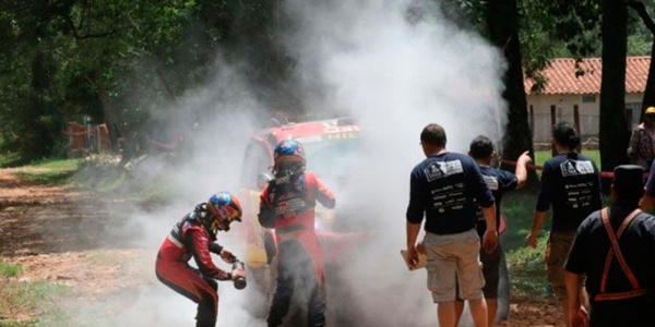 Nasser Al-Attiyah gana la prólogo en llamas